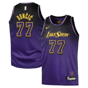 Stupendo Luka Dončić Los Angeles Lakers Nike City Edition Swingman Jersey 2024 Purple